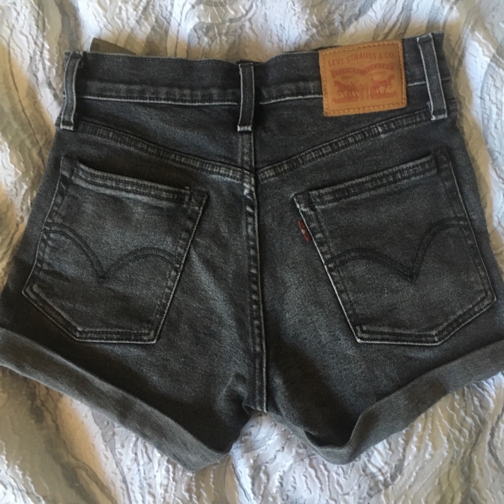 Levis High waisted Cuffed Shorts